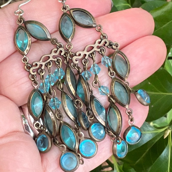 VINTAGE BLUE TEAL GLASS CRYSTAL RHINESTONE LONG DANGLE DROP CHANDELIER EARRINGS - Picture 12 of 16